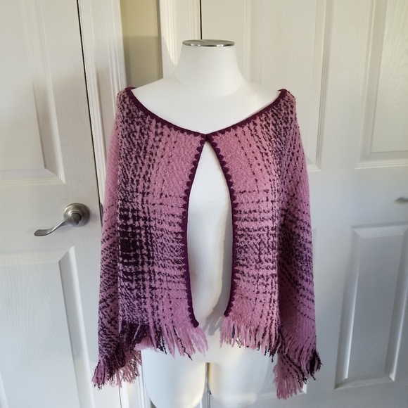 Helen Welsh | Sweaters | Helen Welsh Made In Italy Knit Shawl | Poshmark
